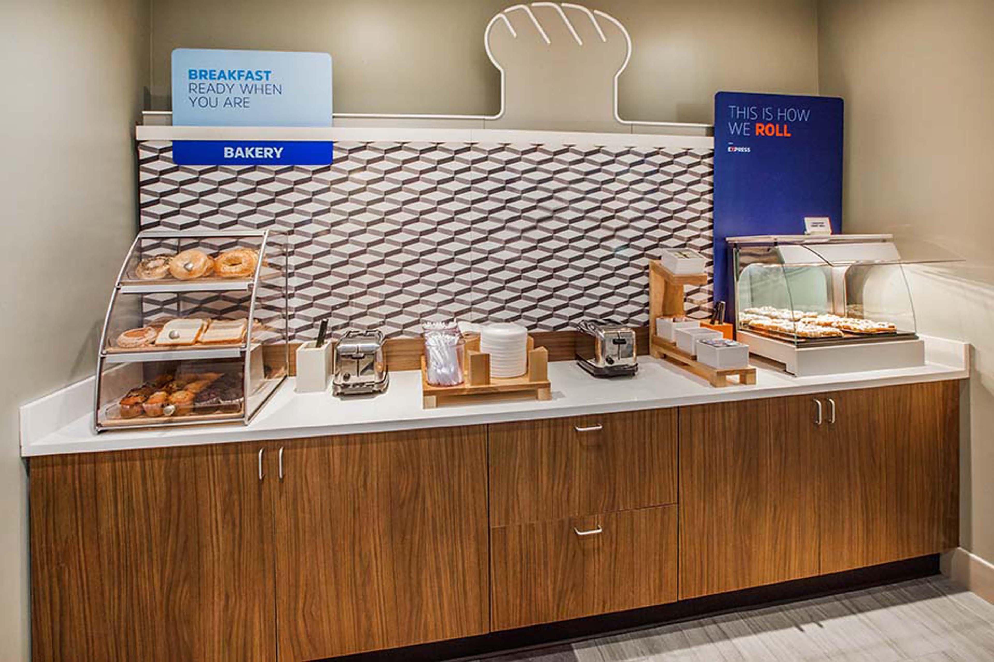 Holiday Inn Express Winnipeg Airport - Polo Park By Ihg Kültér fotó
