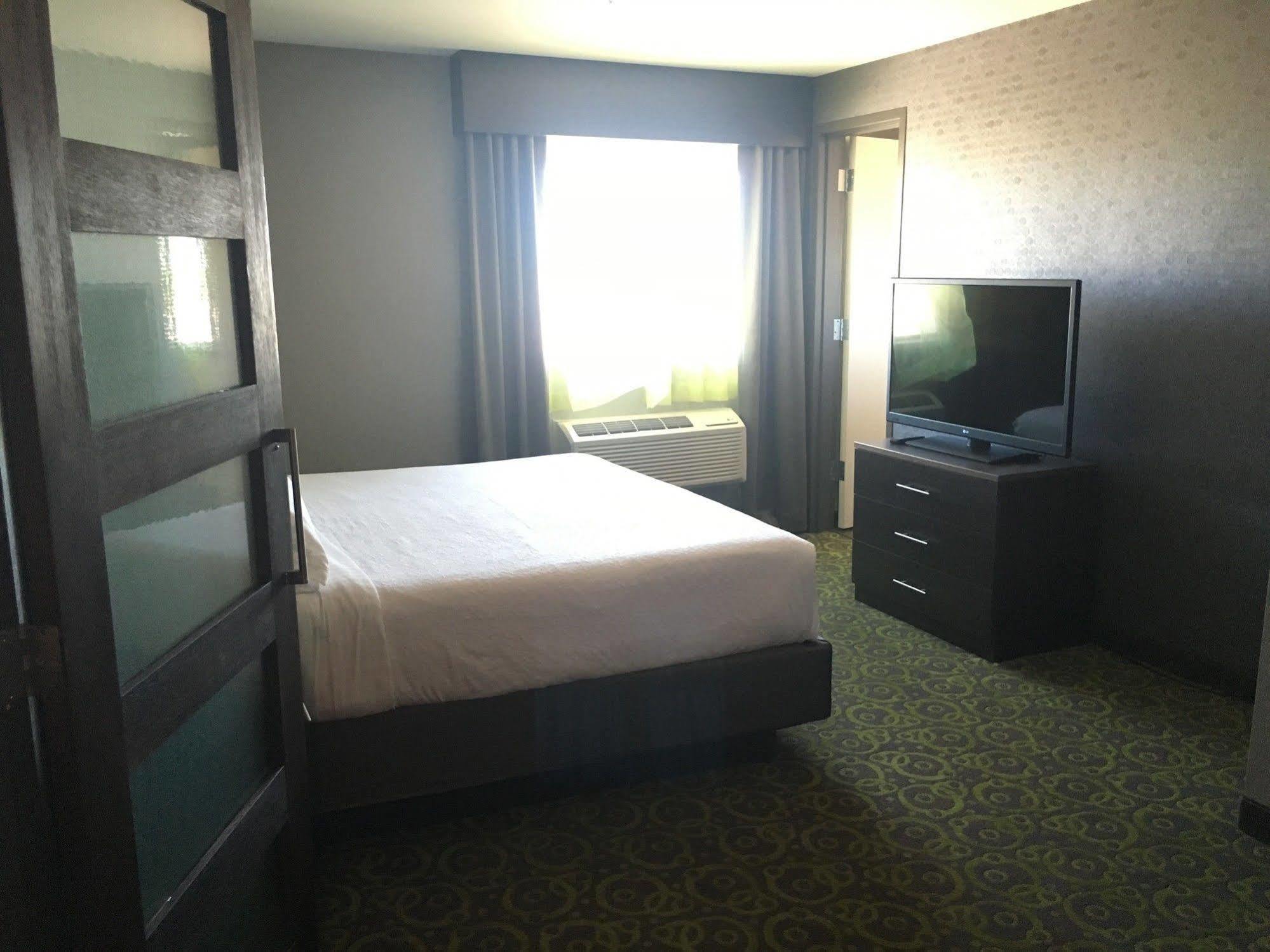 Holiday Inn Express Winnipeg Airport - Polo Park By Ihg Kültér fotó